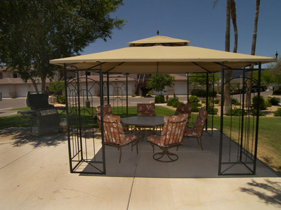 Exterior Photo Assisted Living Courtyard Exterior Photo Assisted Living Courtyard